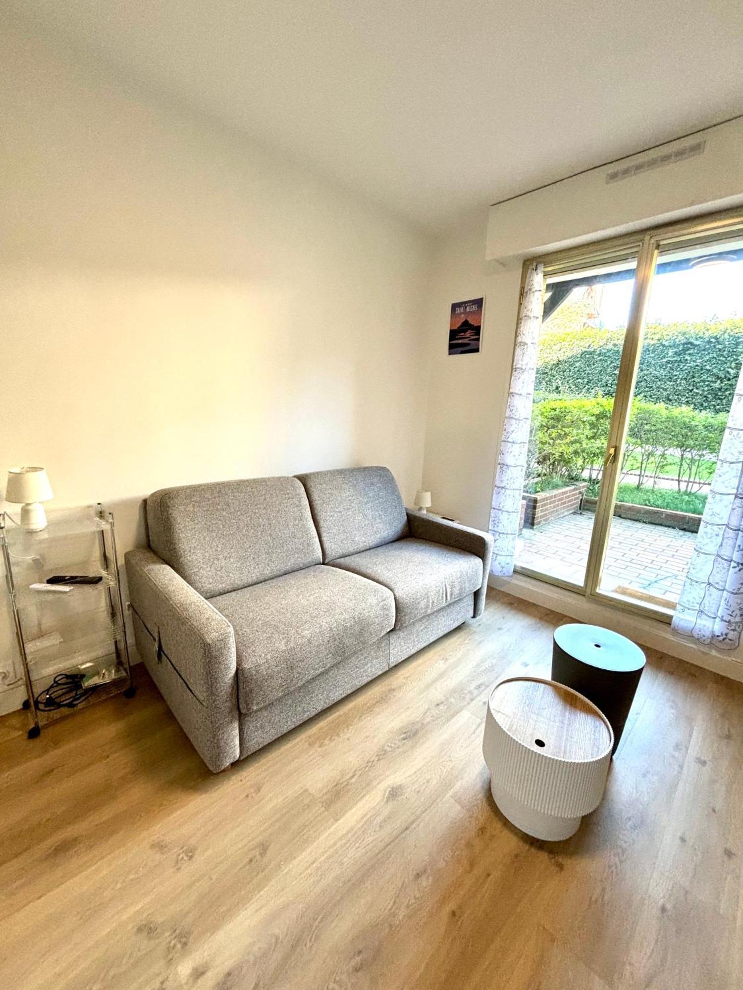 Studio En Rez De Jardin Deauville Centre Et Plage Luaran gambar